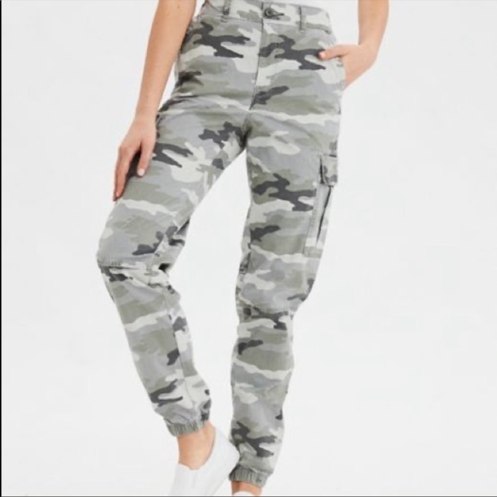 American Eagle Super Stretch High Waisted Camo Cargo Pants